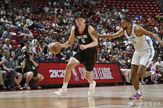 杨瀚森首秀拉满数据栏！三大优势太惊艳 对手两次试图激怒小杨未果